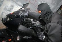 Rekaman CCTV menangkap moment pencurian motor, Di tomang jakbar, Januari tahun 2015